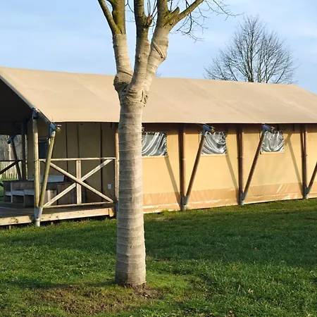 Glampingtent 6 Persoons Lindershoeve خيمة فخمة Bergeijk