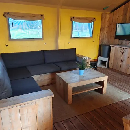 Glampingtent 6 Persoons Lindershoeve خيمة فخمة *